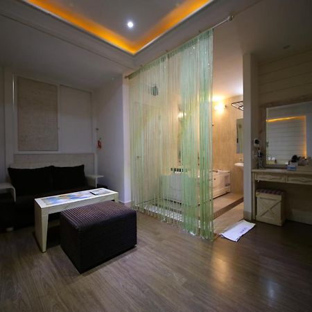 Dubai Hotel Daejeon Exterior foto